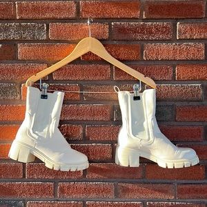 Size 8 cream color, white Tinstree boots